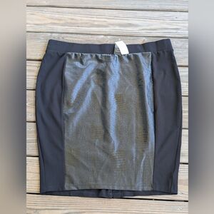 Torrid 3X Black Pencil Skirt with Faux Crocodile Panel